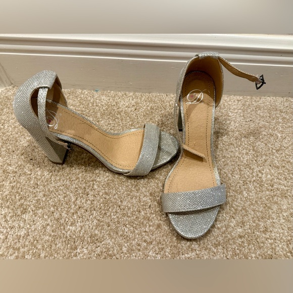 Shoes - Elegant Silver Women's Heels